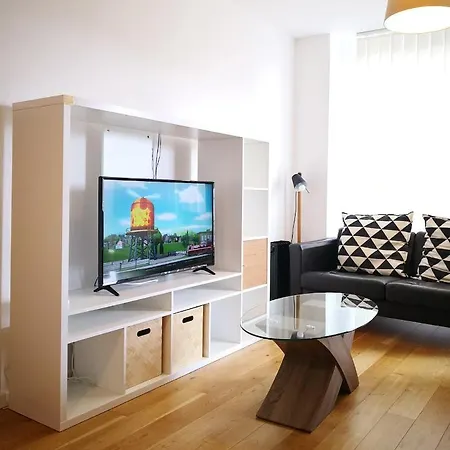 Apartment Culture Floppin